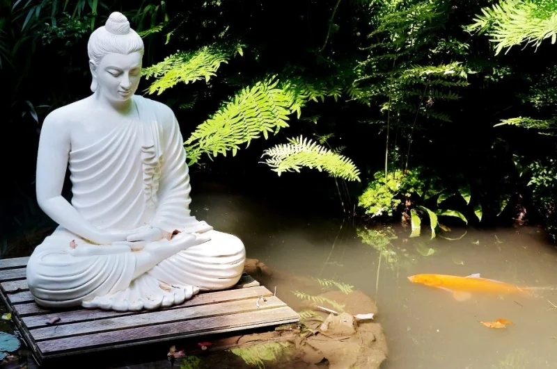 Thấy pho tượng Phật bên đường, 5 người đi qua làm 5 việc khác nhau và hồi kết khiến bao người thức tỉnh
